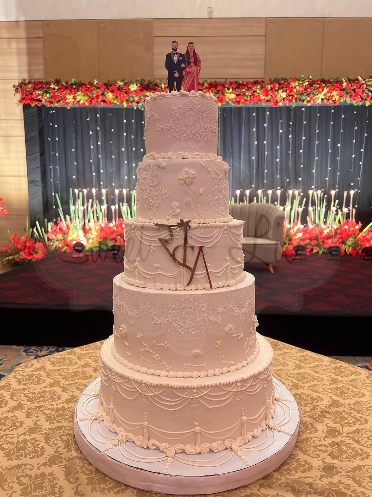 5 Tier Grand Wedding Cake photo 2
