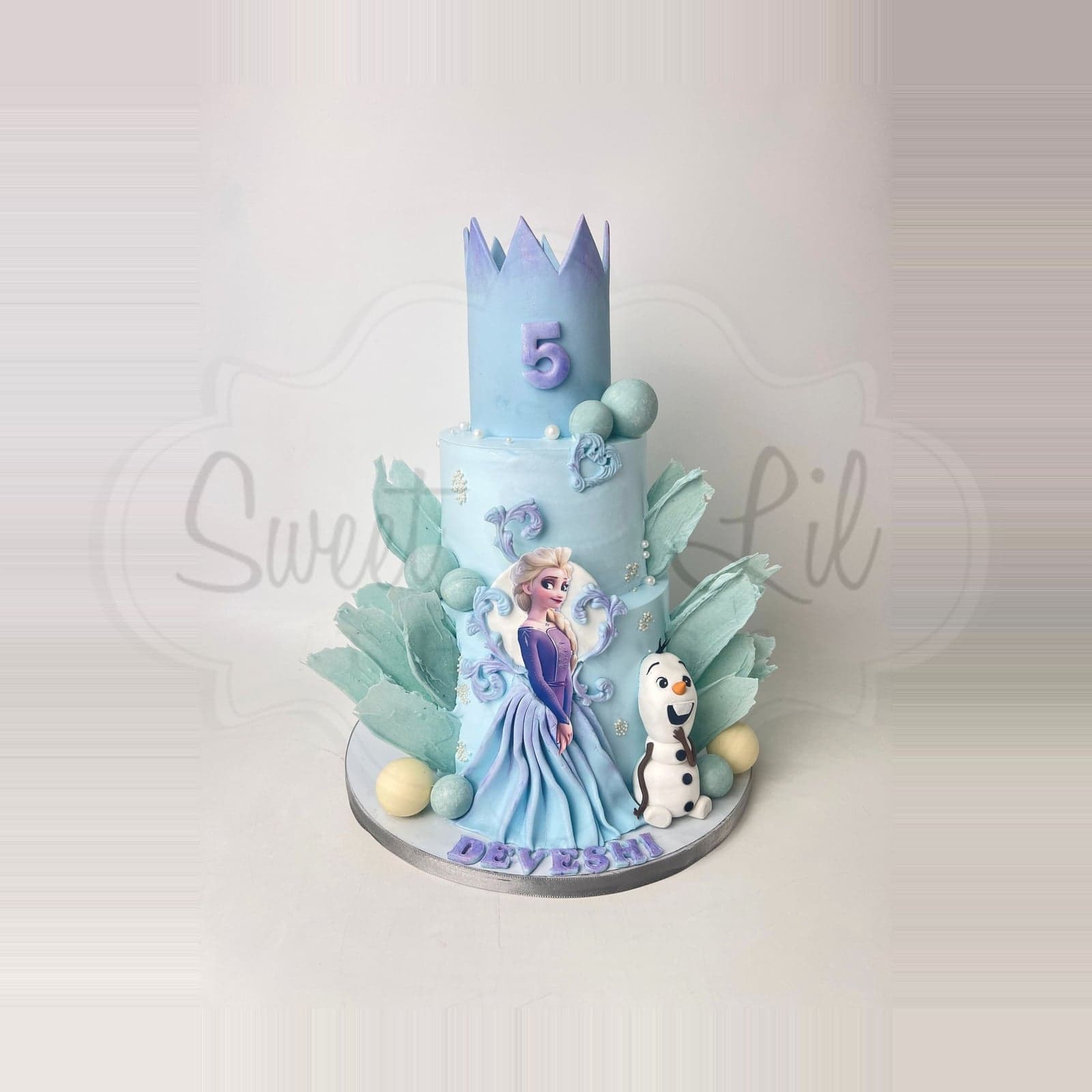 Frozen theme cake